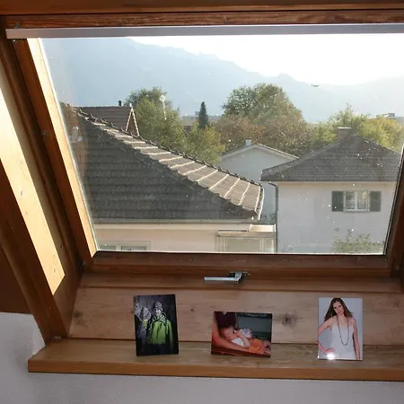 Mit Balkon Und Bergsicht